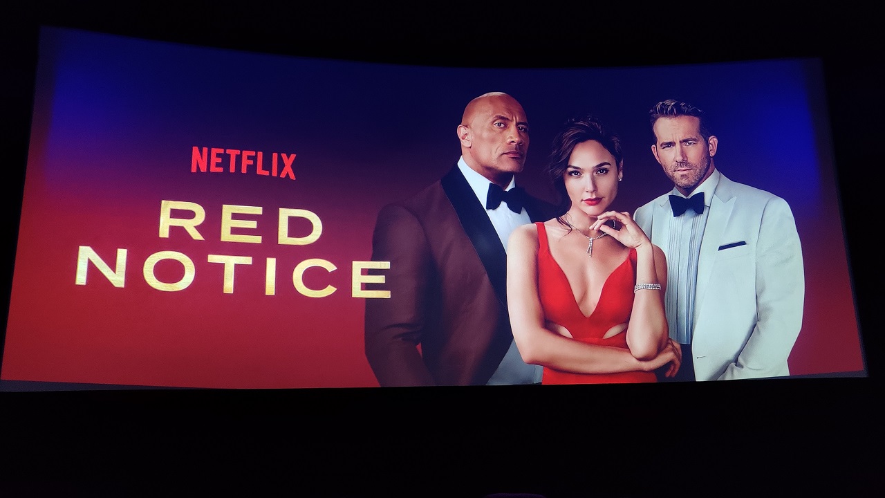 (Crisp) Movie Review: RED NOTICE by FENIL SETA - Filmy Fenil